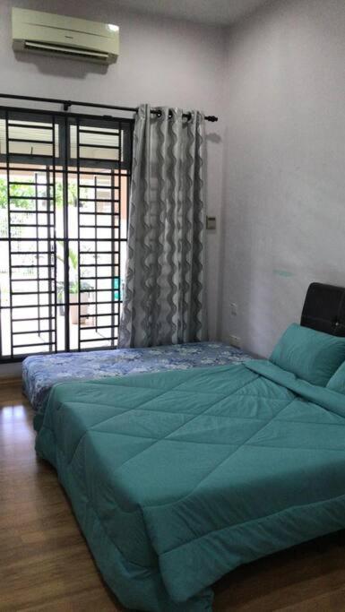 Terrace House Near Stulang Laut Ciq Midvalley Ksl For 7Pax Johor Bahru Exterior photo